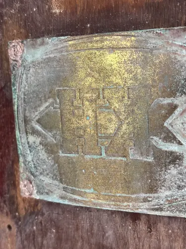 Bitácora de columna, baúl marino antiguo · detalle